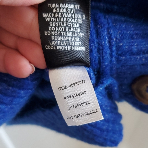 Torrid Boyfriend Cardigan Softest Vegan Cashmere Sweater Size 3 (22-24) - Picture 9 of 13